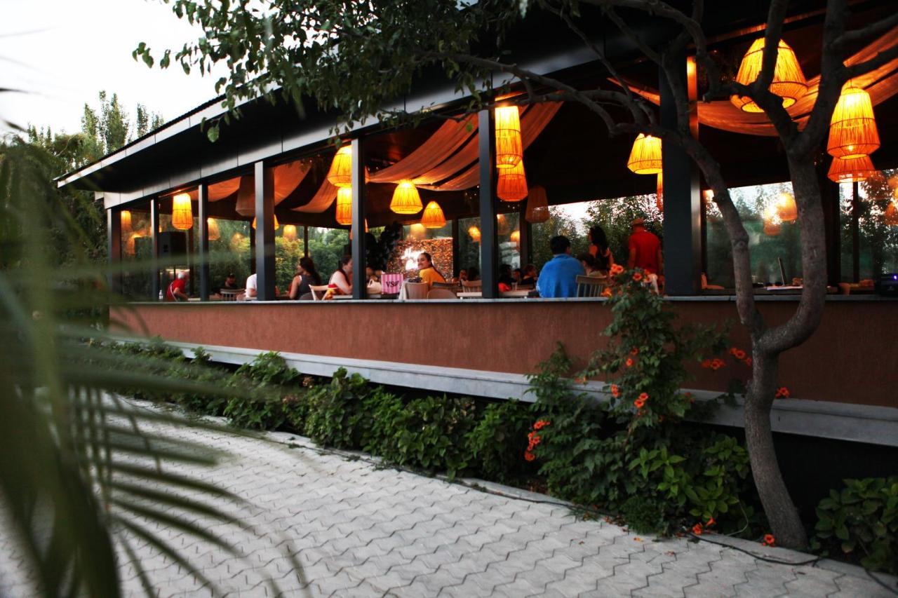 Cross Resort Hotel Jereván Kültér fotó