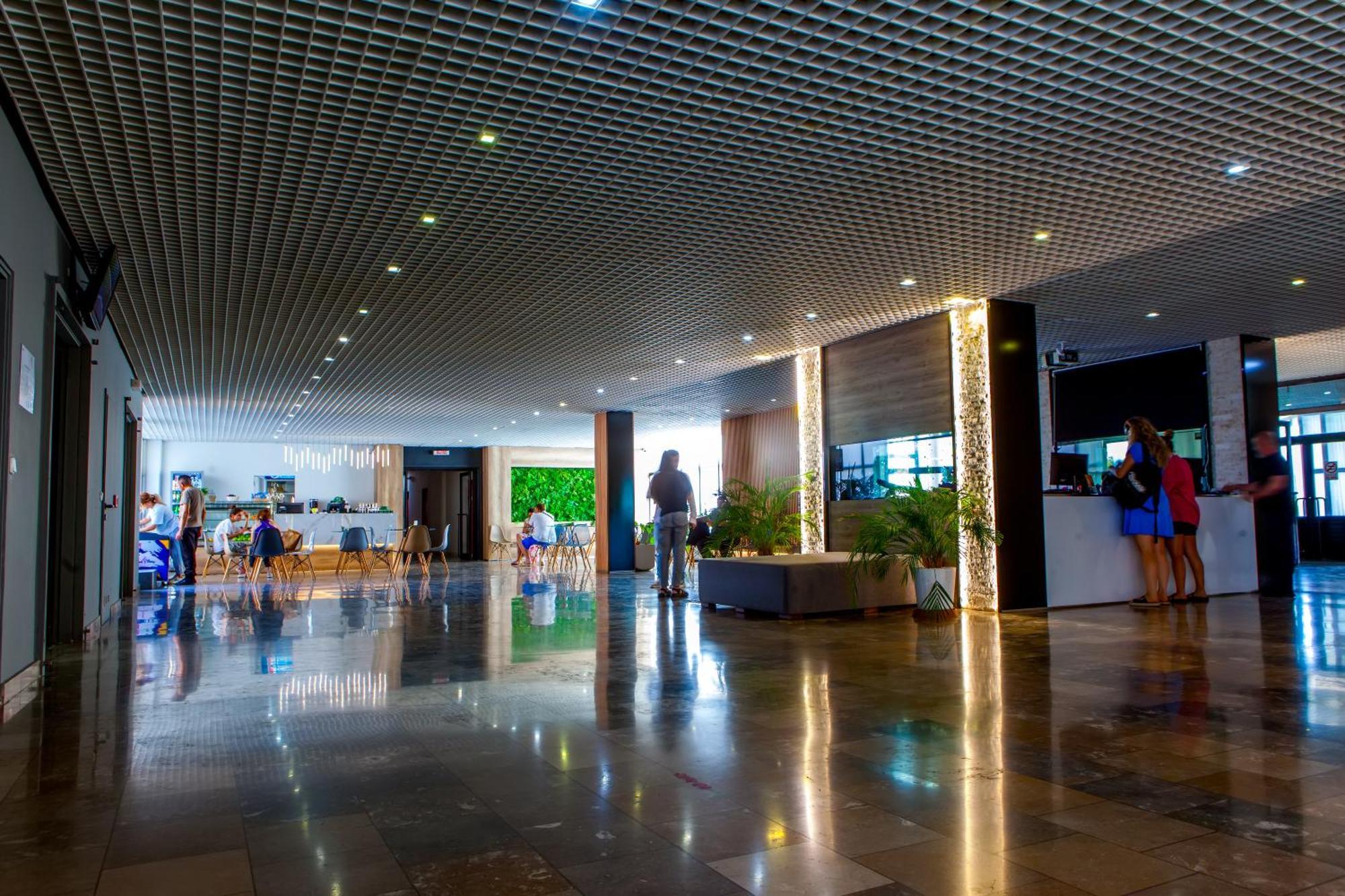 Cross Resort Hotel Jereván Kültér fotó