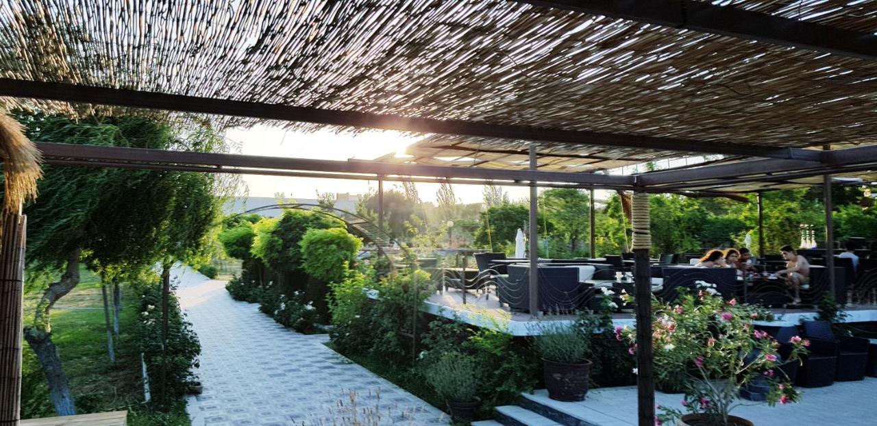 Cross Resort Hotel Jereván Kültér fotó